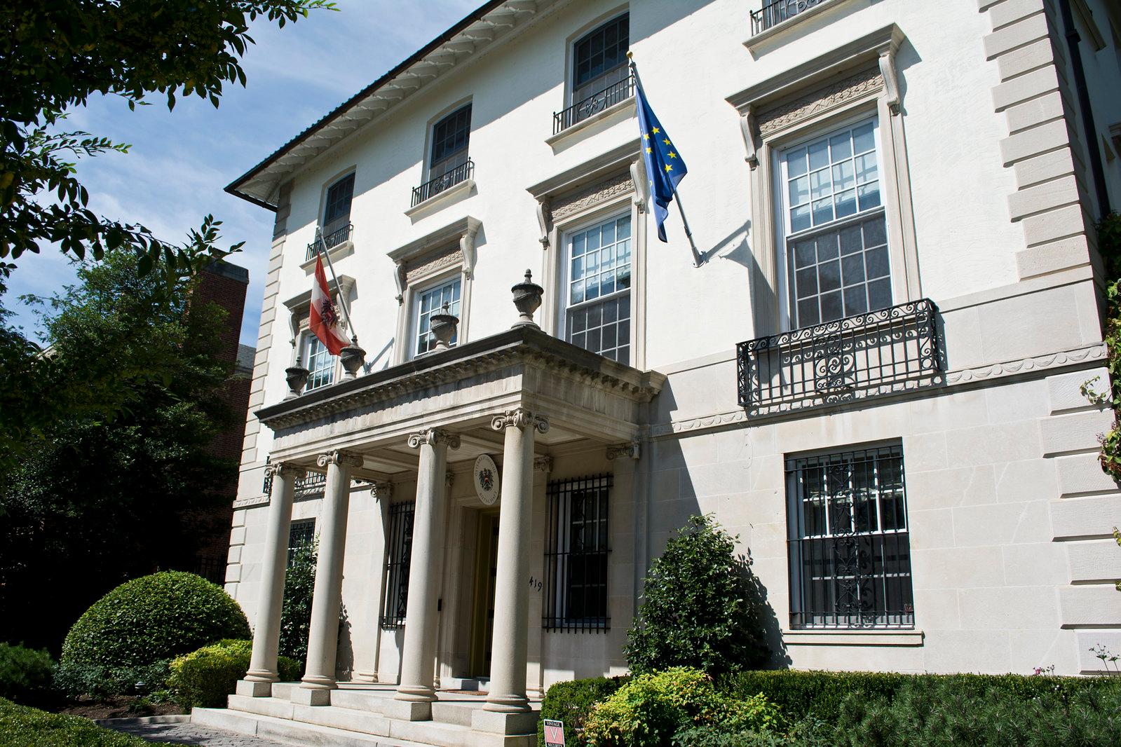 DC's Parks and Restaurants Capitalize on Summer Visitor Surge